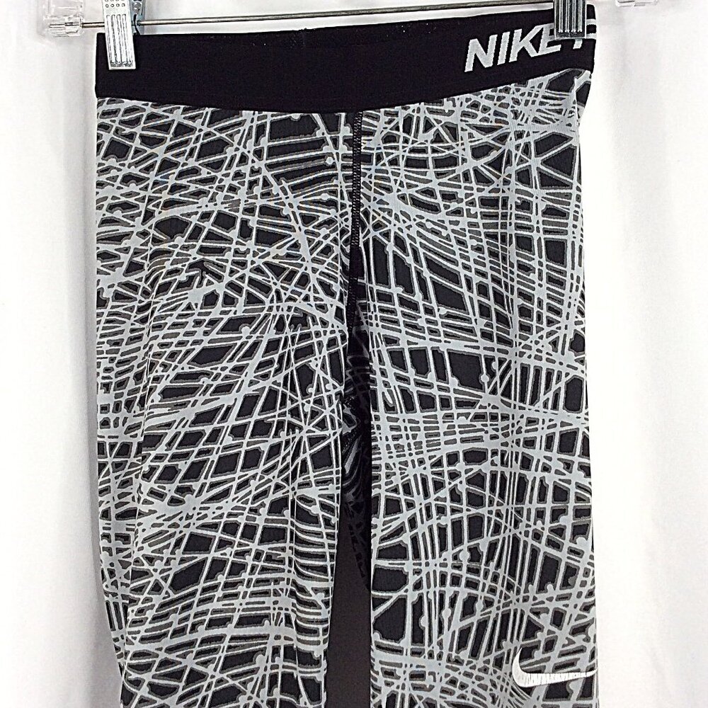 Nike Pro Cool Tracer Capris Womens Size XS Black White Training Leggings Workout - Picture 7 of 13